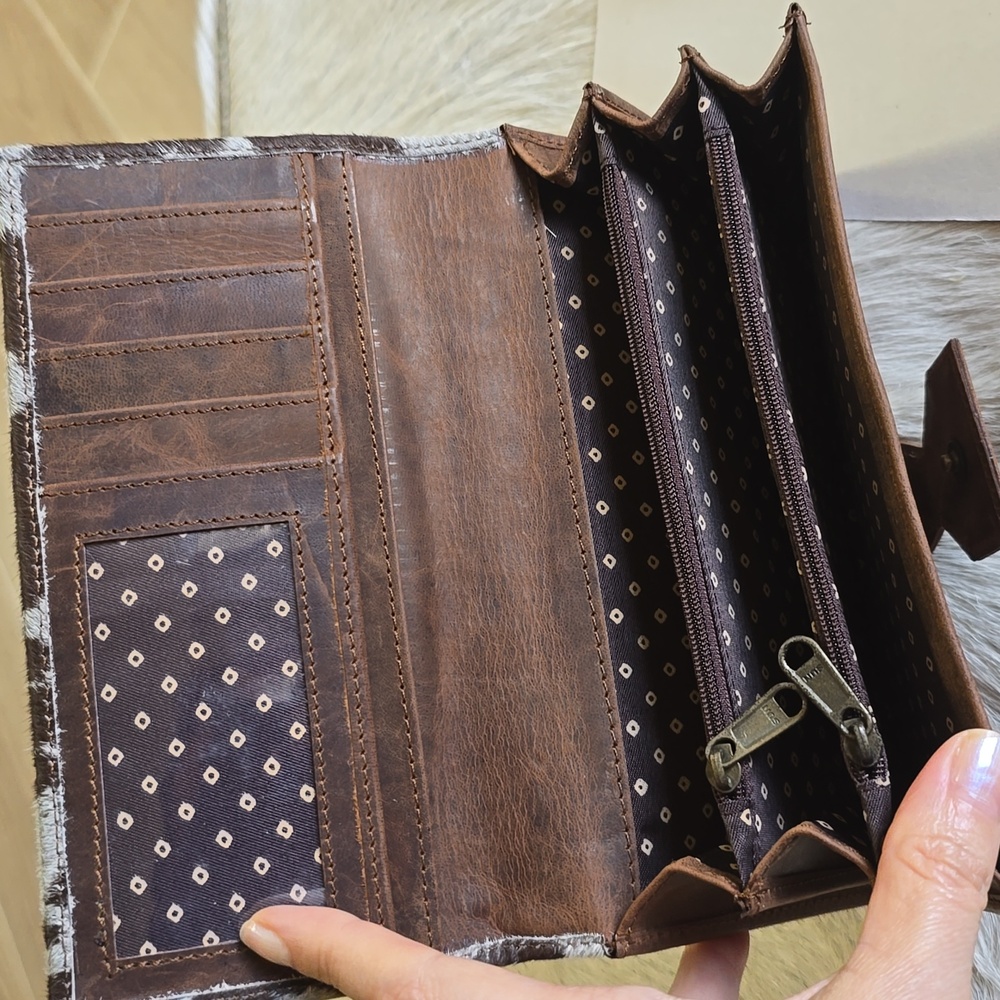 Cowhide Leather Wallet - Picture 10 of 13
